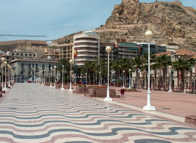 visita el paseo maritimo en bici